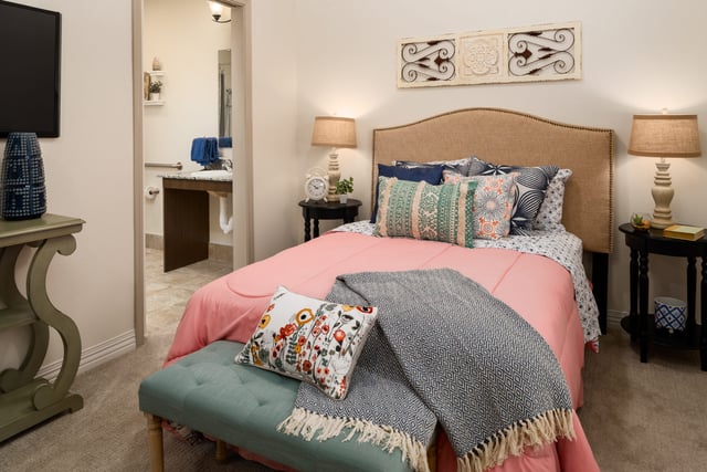 Spring_Cypress_Bedroom_4_e1576180147121-1